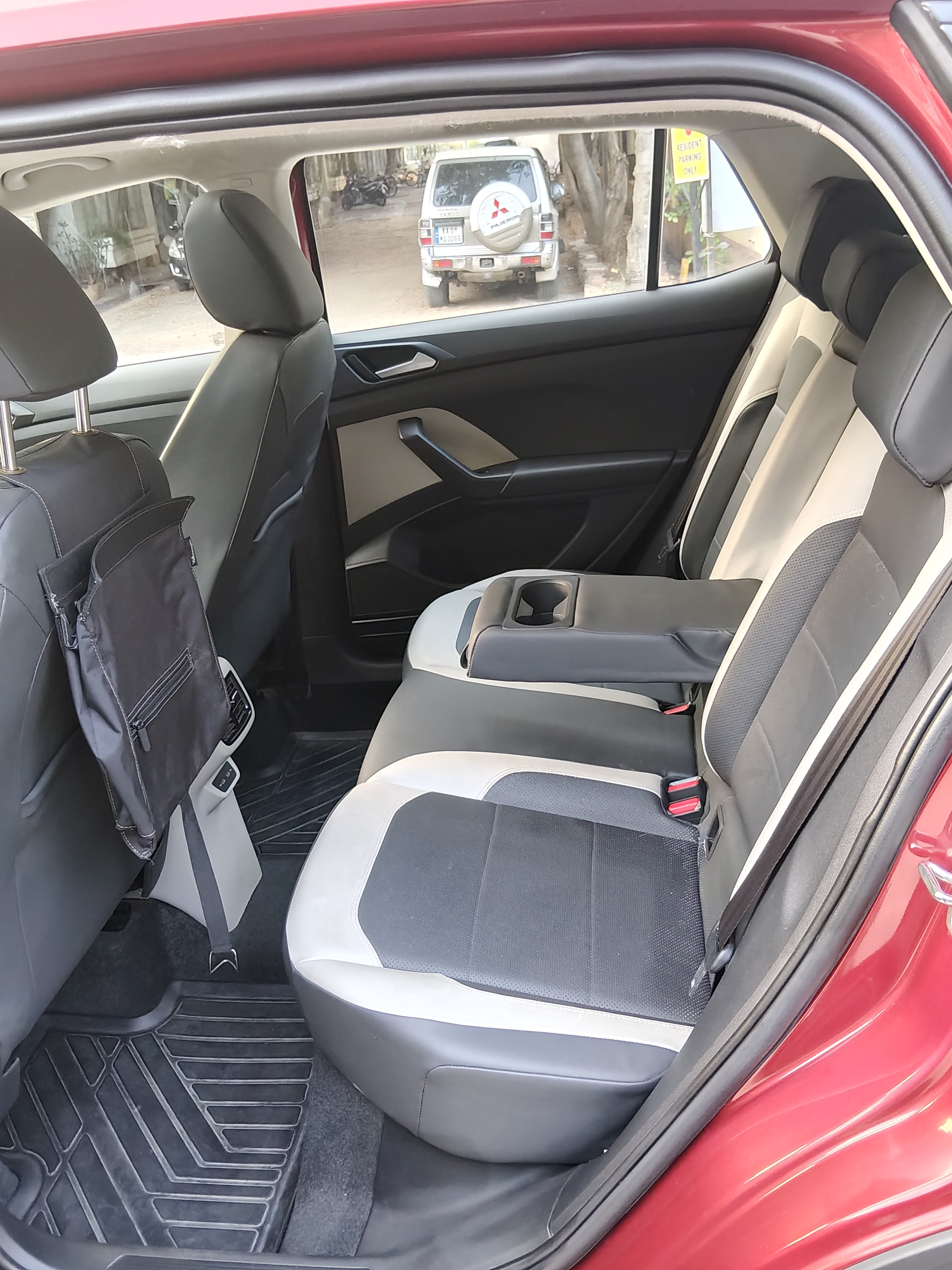 2022 Volkswagen Taigun 1.0 TSI Topline AT