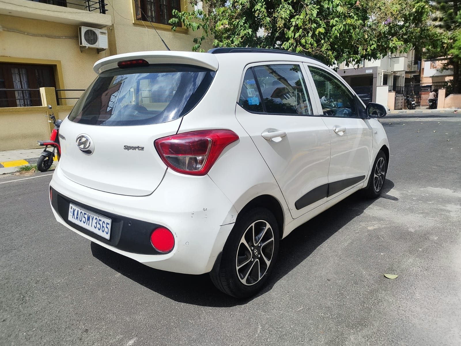 2018 Hyundai Grand i10 1.2 Sportz Petrol AT