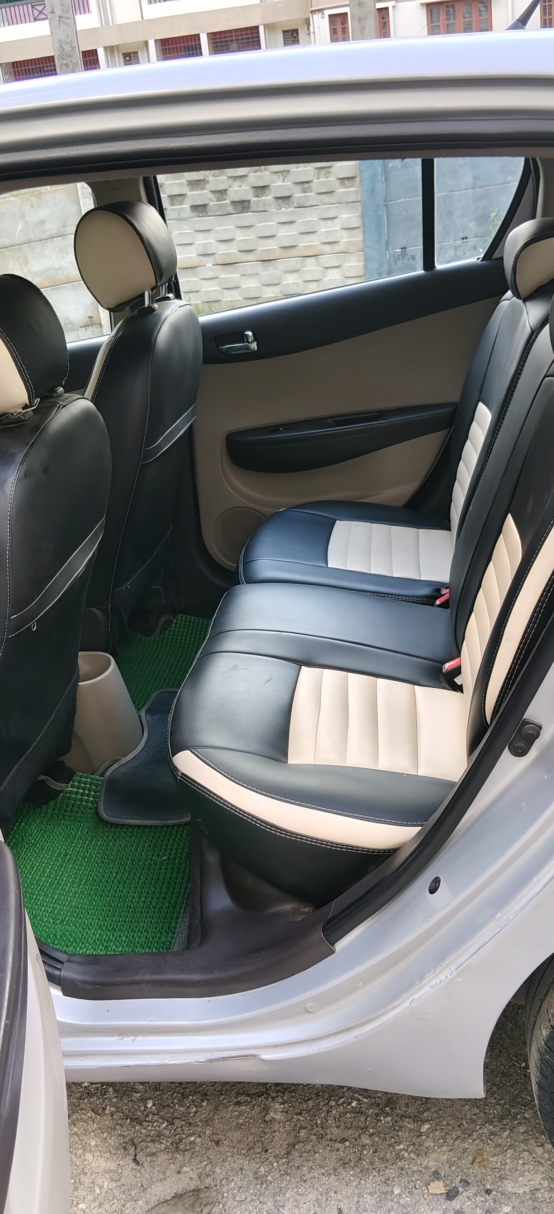 2011 Hyundai i20 1.2 Asta Petrol MT
