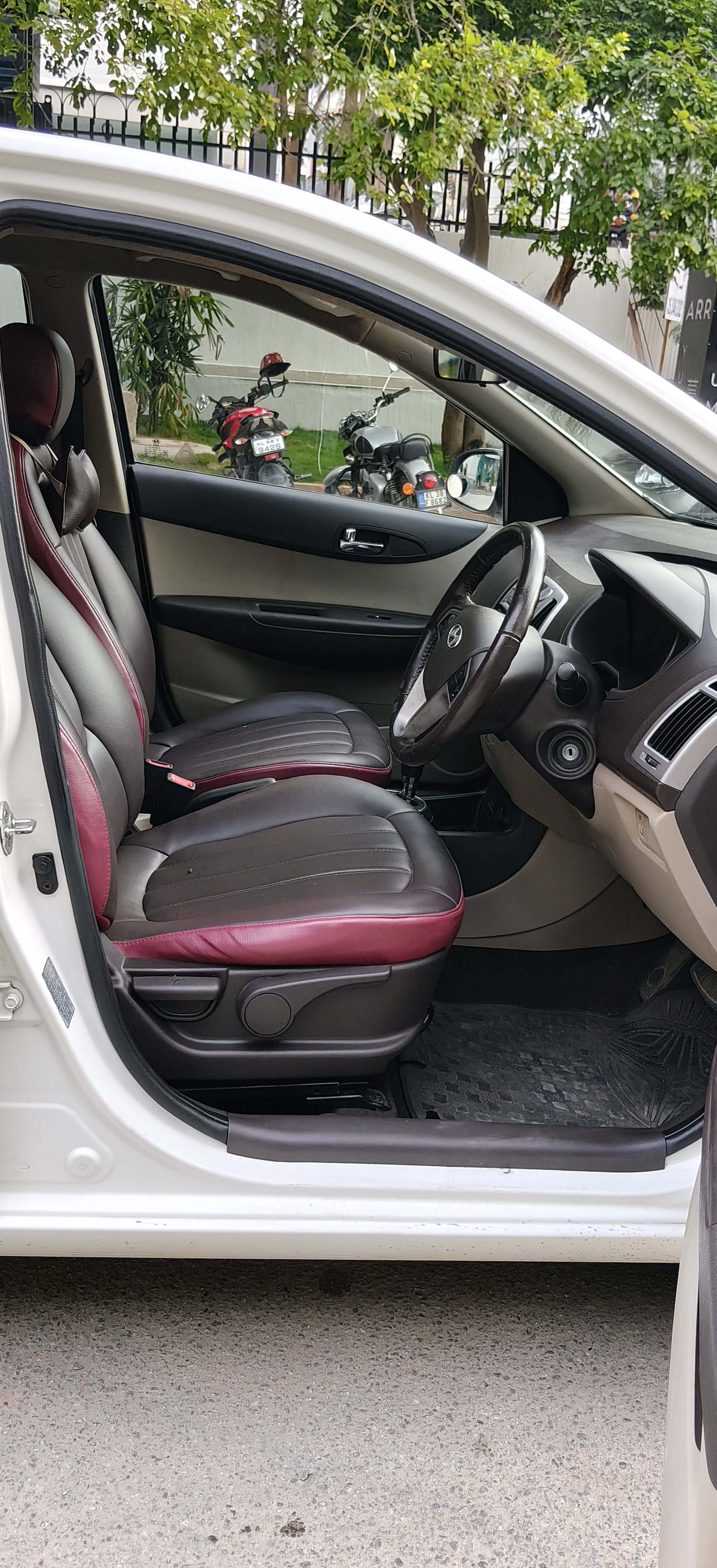2011 Hyundai i20 1.4 Asta Diesel AT AVN