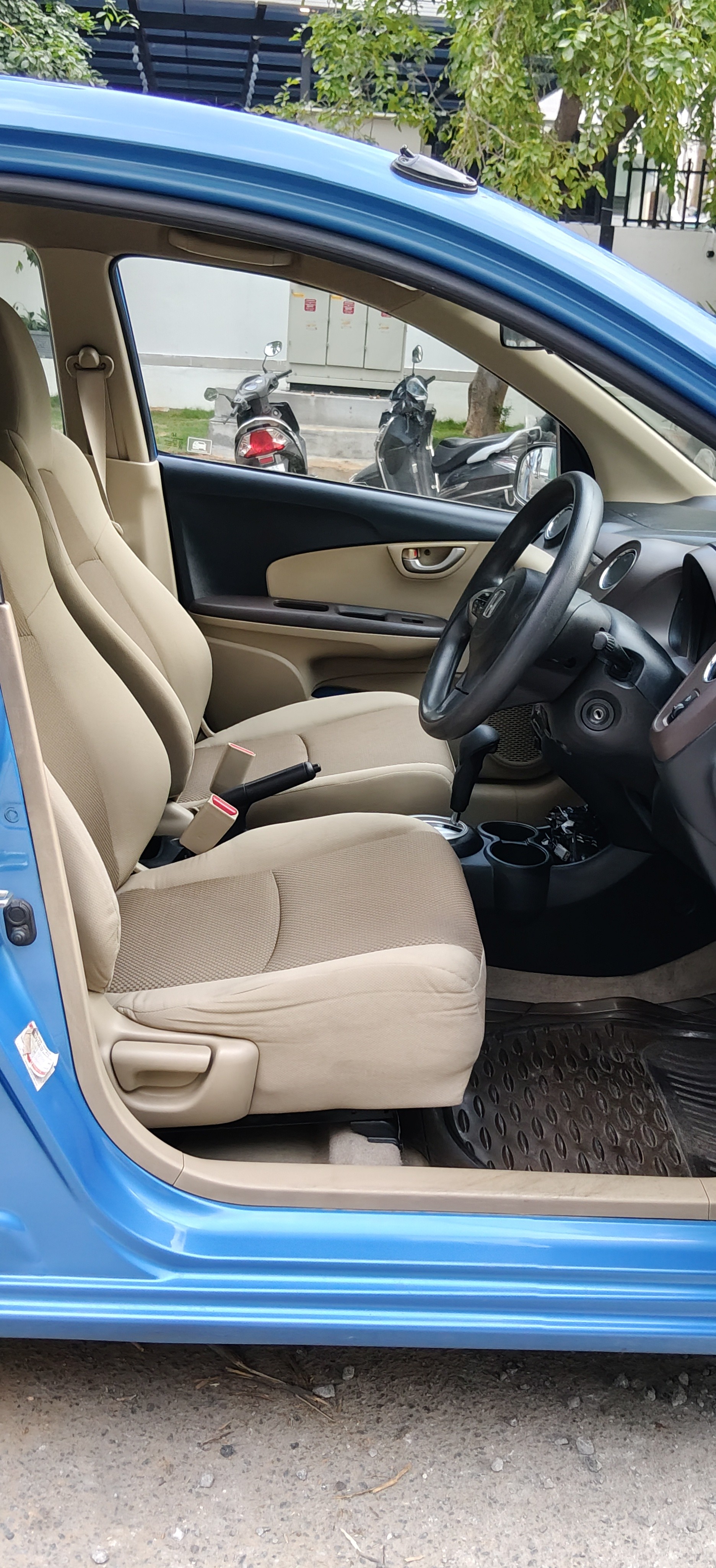 2012 Honda Brio V AT