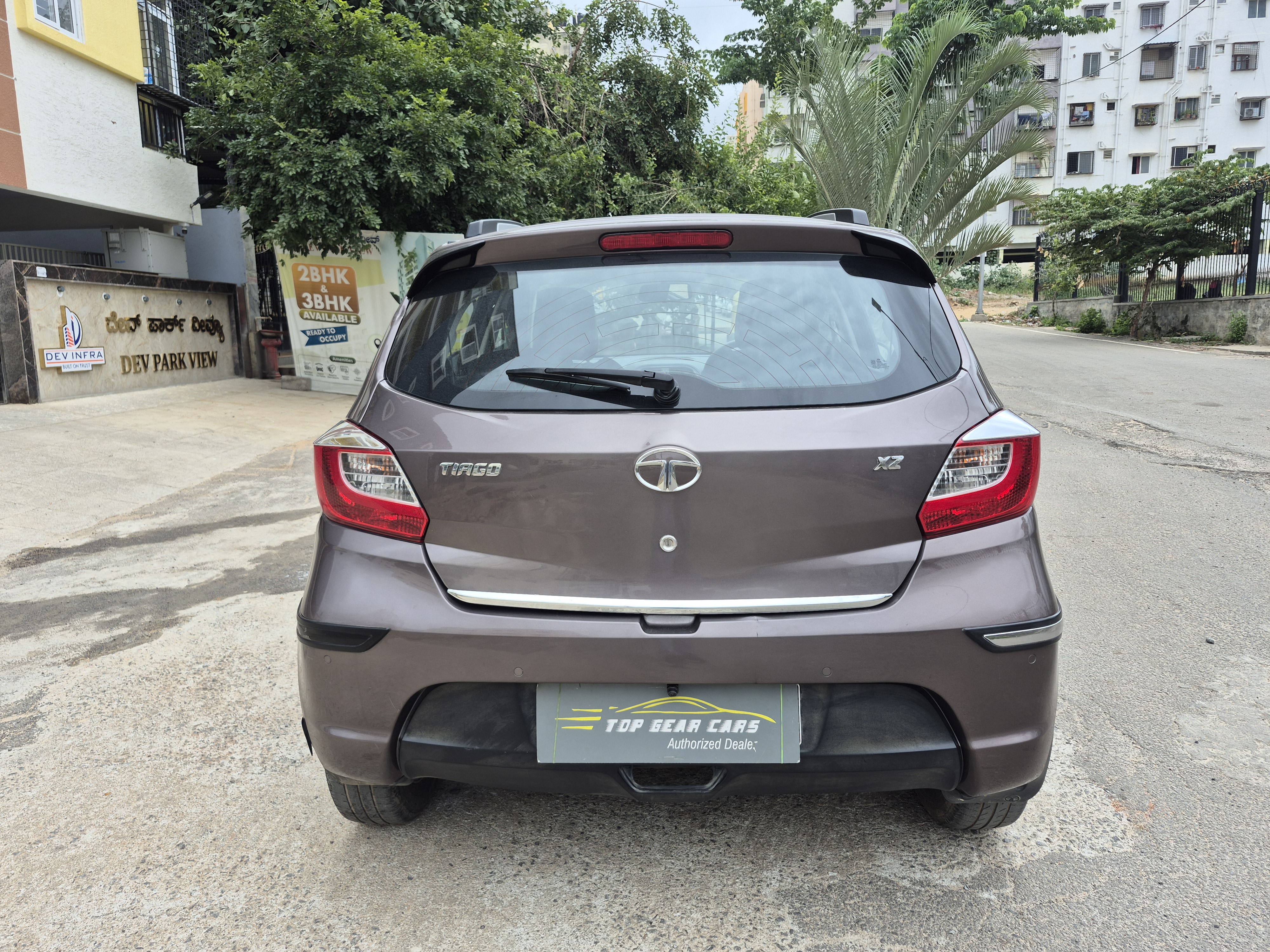 2017 Tata Tiago Revotron XZ [2016-2022]