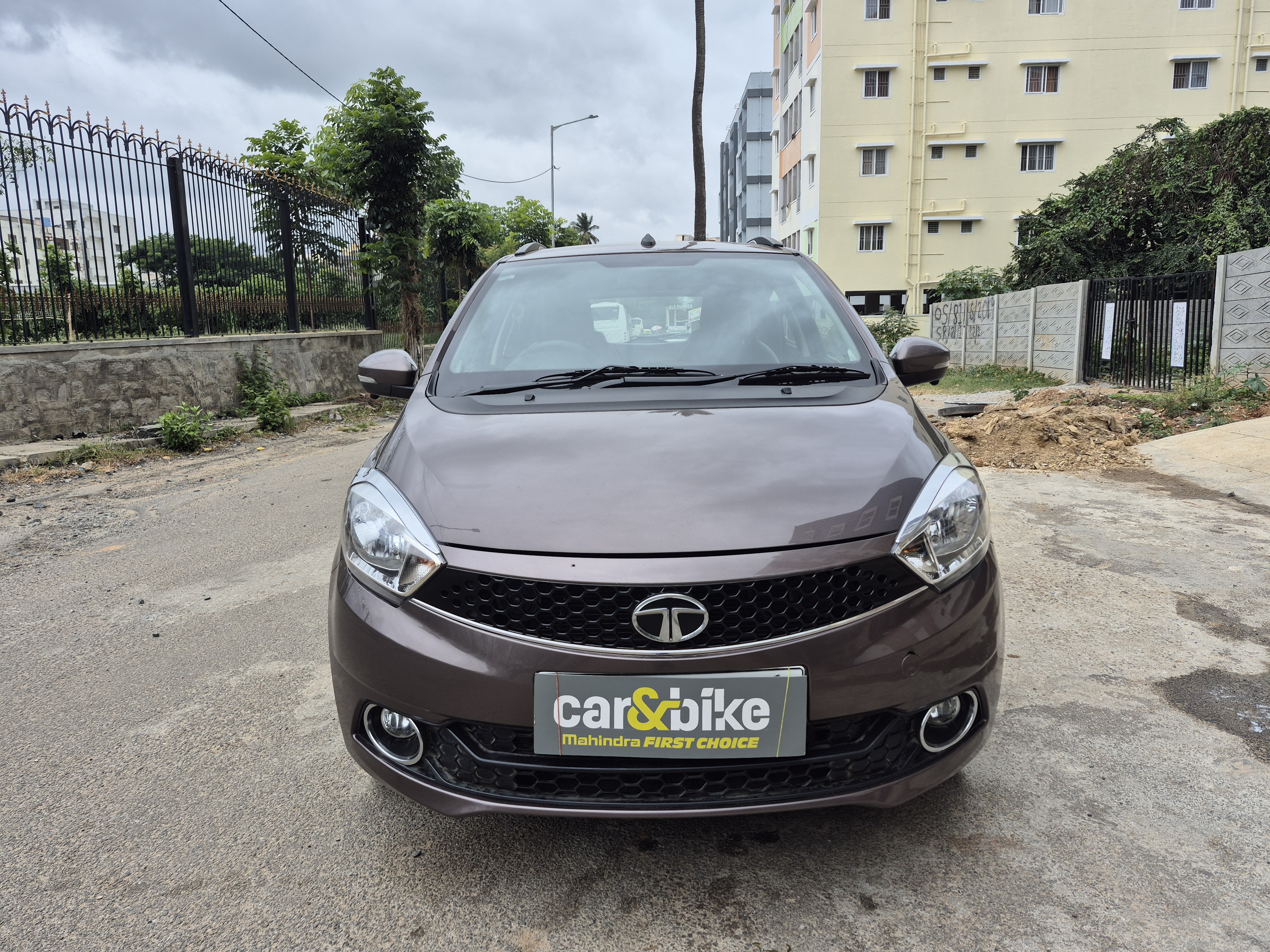 2017 Tata Tiago Revotron XZ [2016-2022]
