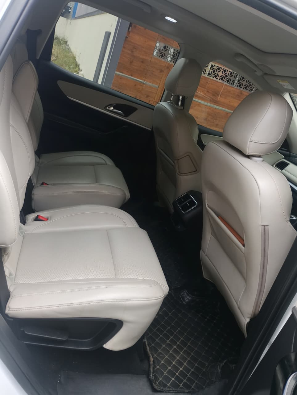 2024 Mahindra XUV700 MX Diesel MT 7 STR