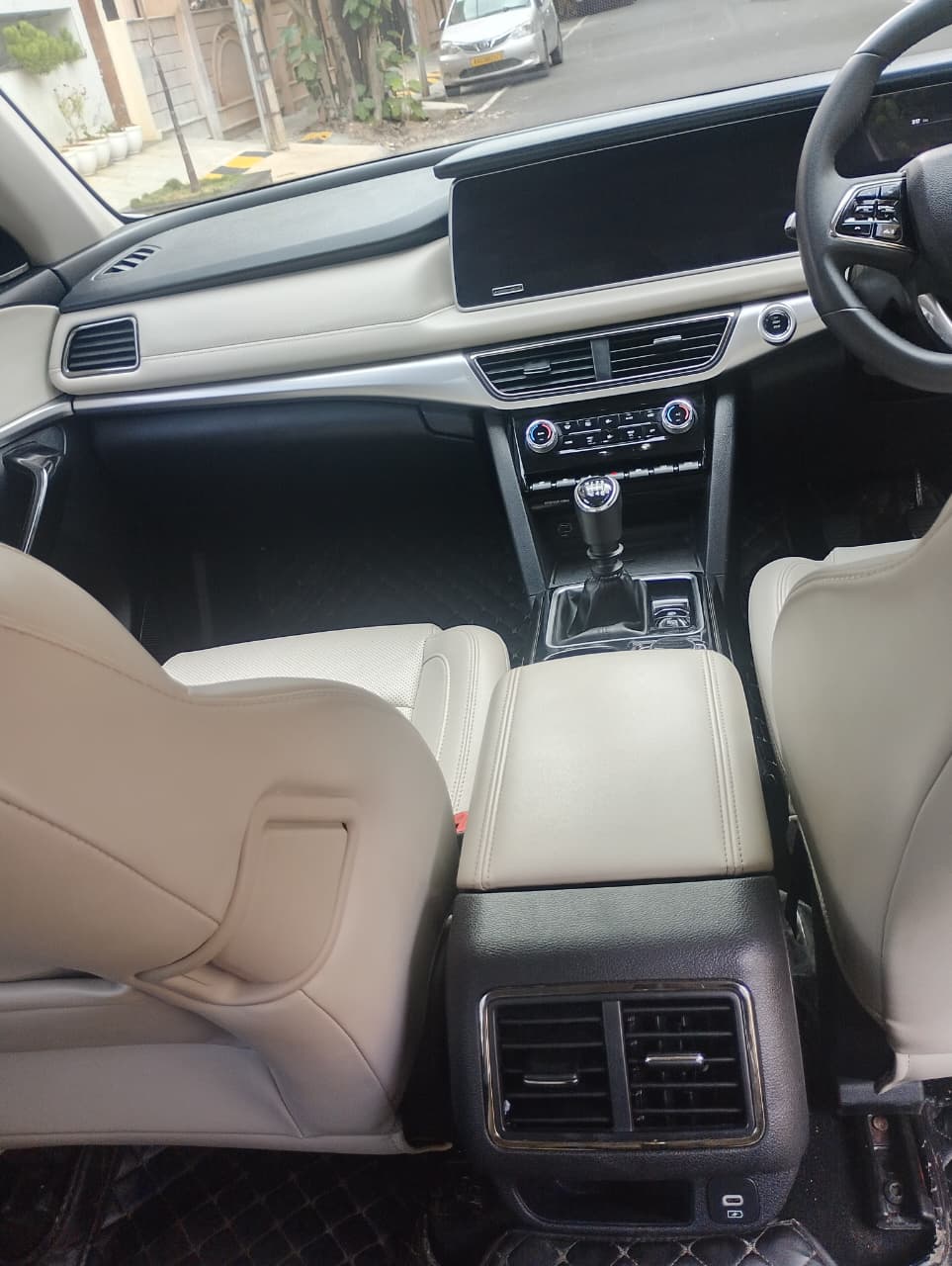 2024 Mahindra XUV700 MX Diesel MT 7 STR