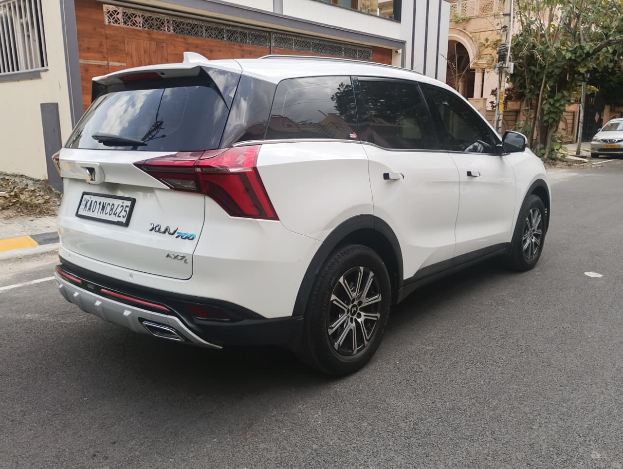 2024 Mahindra XUV700 MX Diesel MT 7 STR