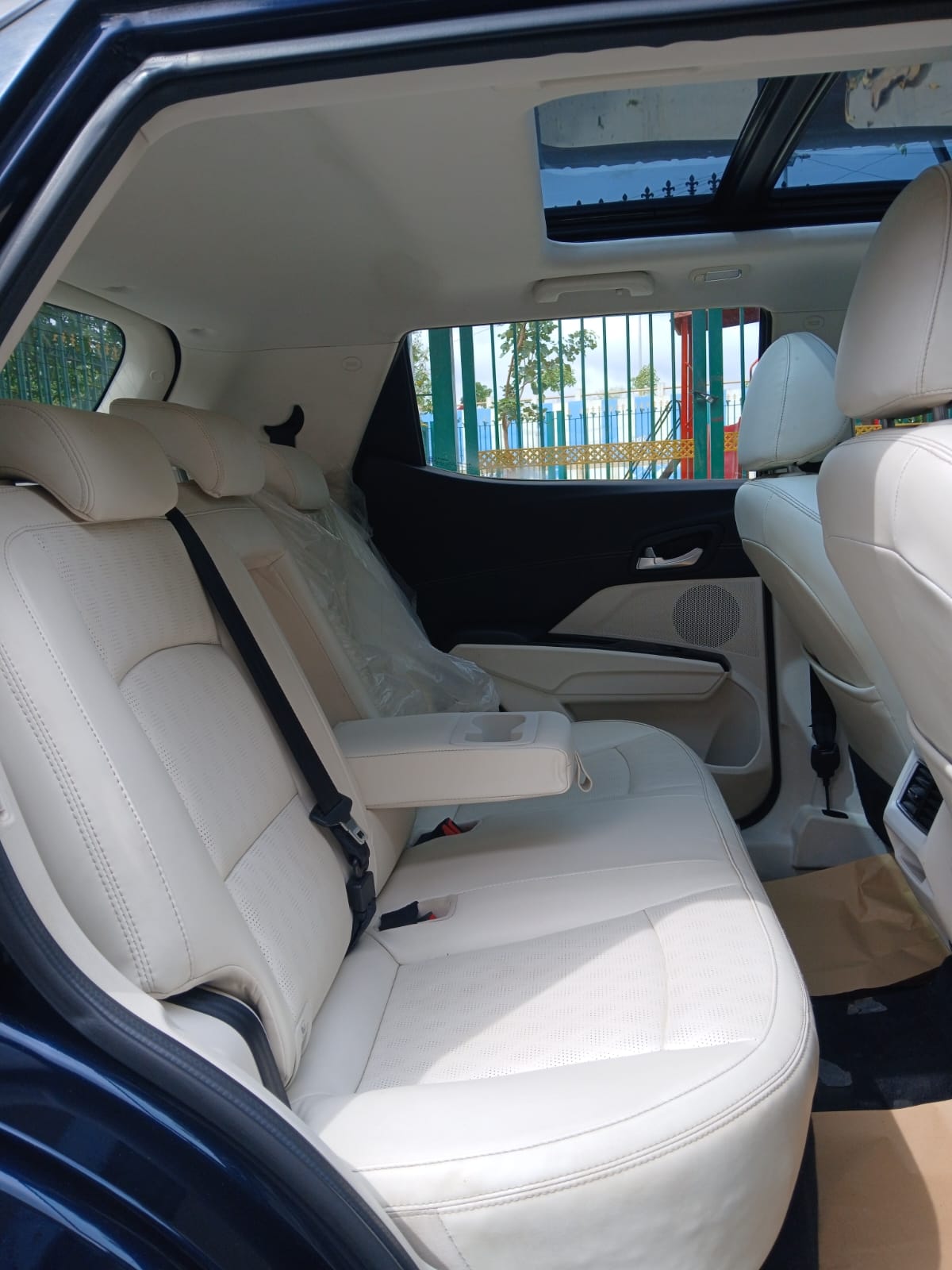 2024 Mahindra XUV 3XO AX7 1.2 TGDi AT