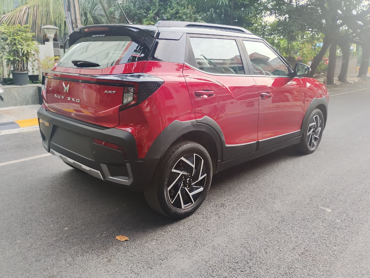 2024 Mahindra XUV 3XO AX7 1.2 TGDi AT