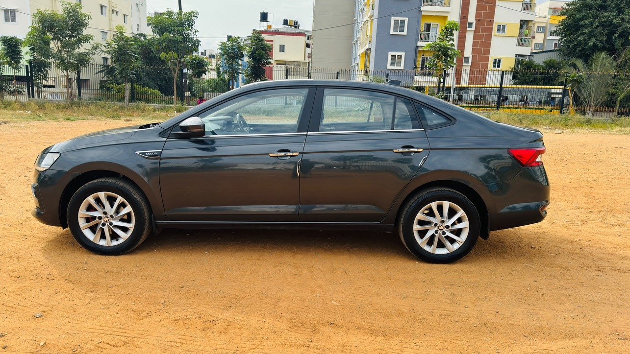 2022 Skoda Slavia Ambition 1.0 TSI MT