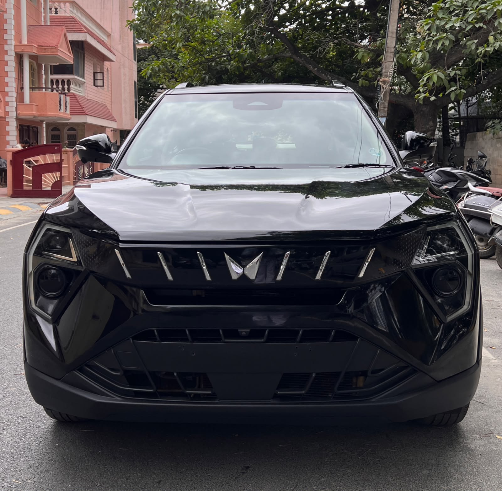 2024 Mahindra XUV 3XO AX5 1.2 L TCMPFi AT
