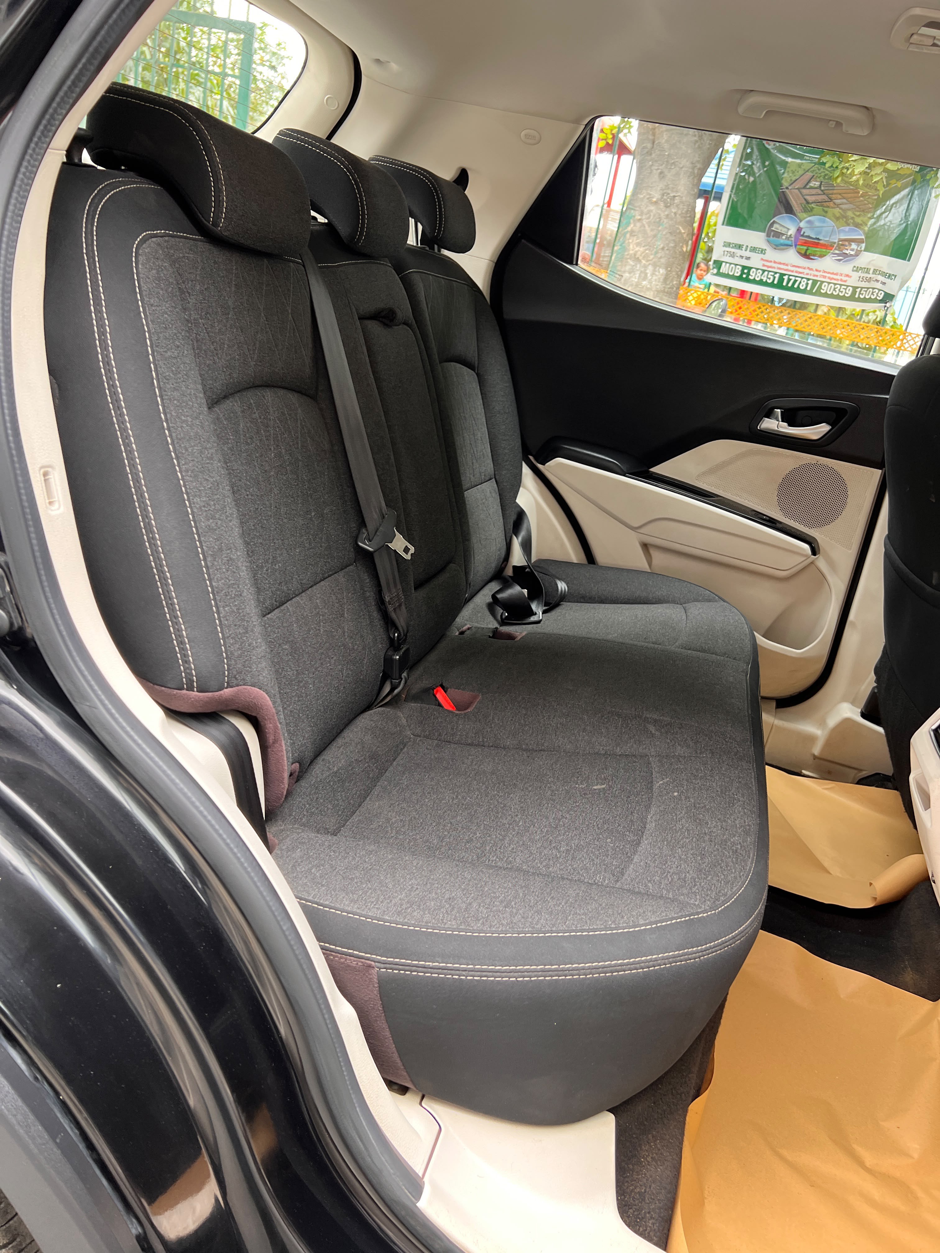 2024 Mahindra XUV 3XO AX5 1.2 L TCMPFi AT