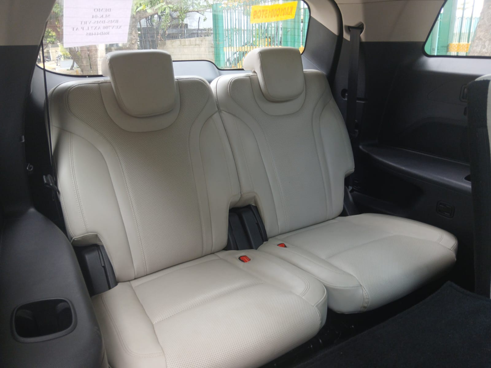 2024 Mahindra XUV700 MX Petrol MT 7 STR