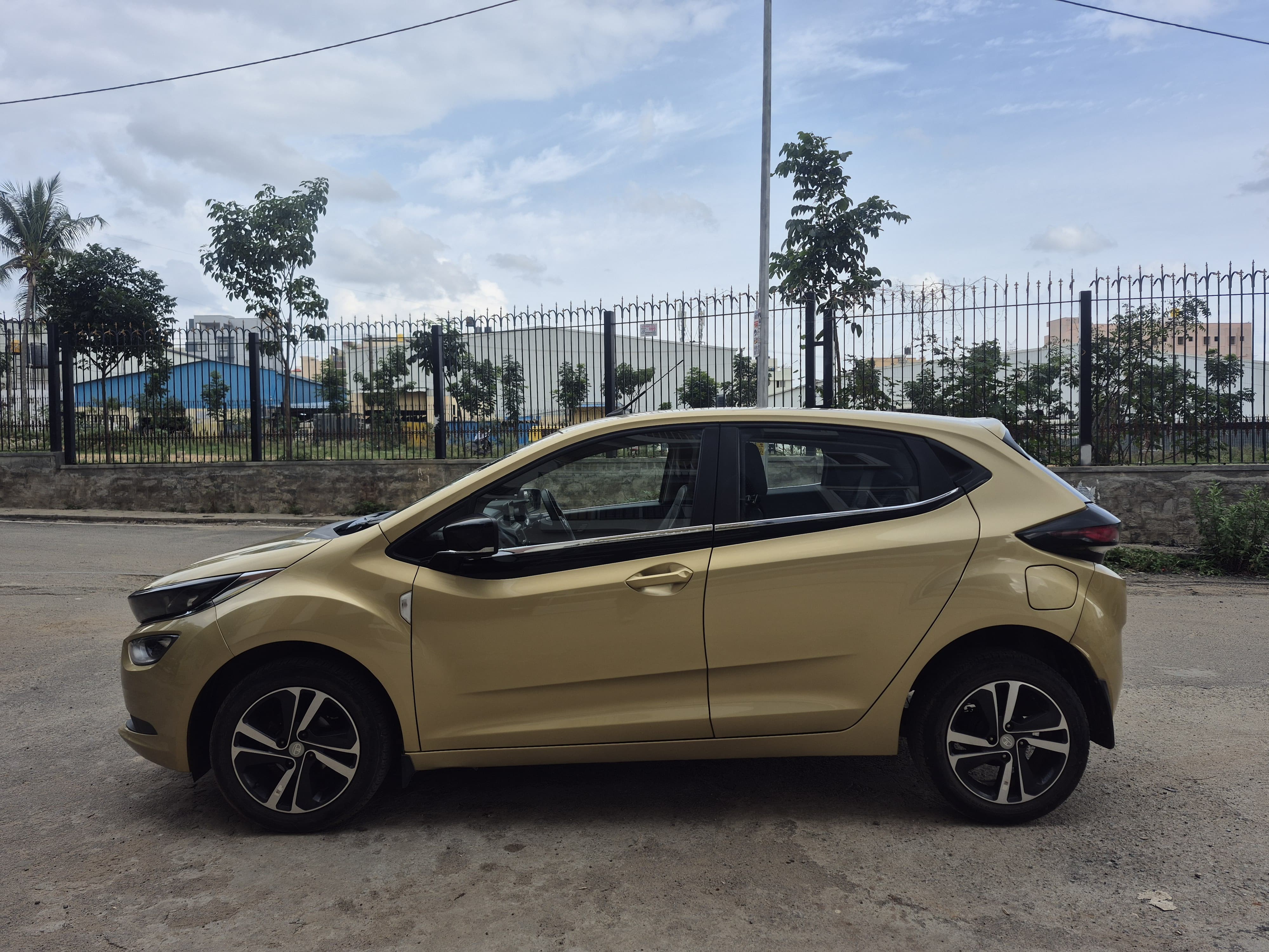 2020 Tata Altroz XZ Petrol