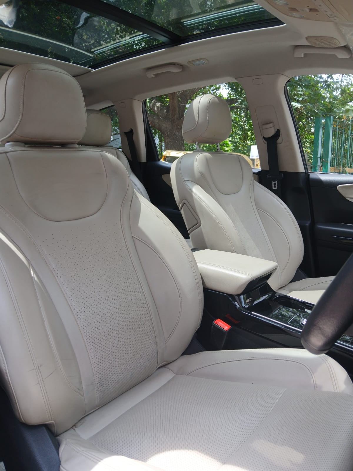 2022 Mahindra XUV700 AX7 AT Diesel 7 STR