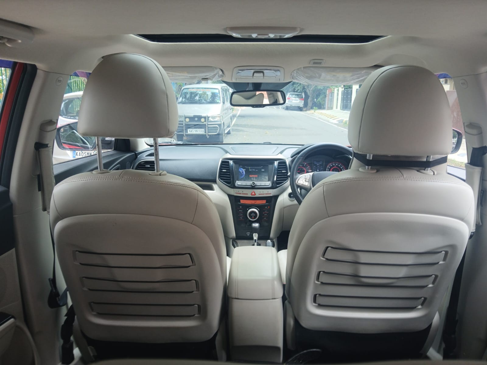 2022 Mahindra XUV300 W8 (O) Petrol