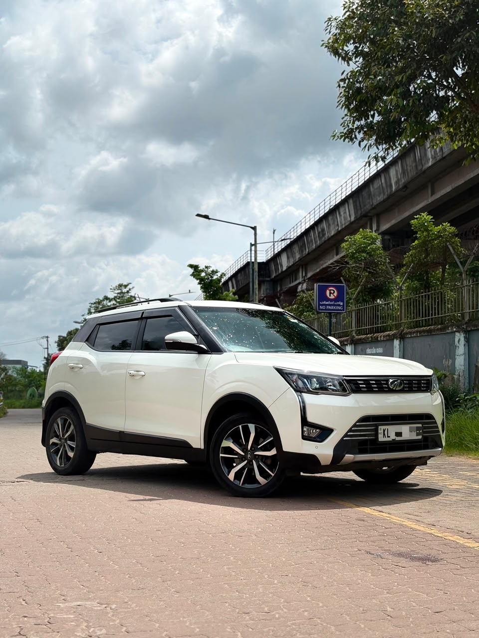 Used 2021 Mahindra XUV300