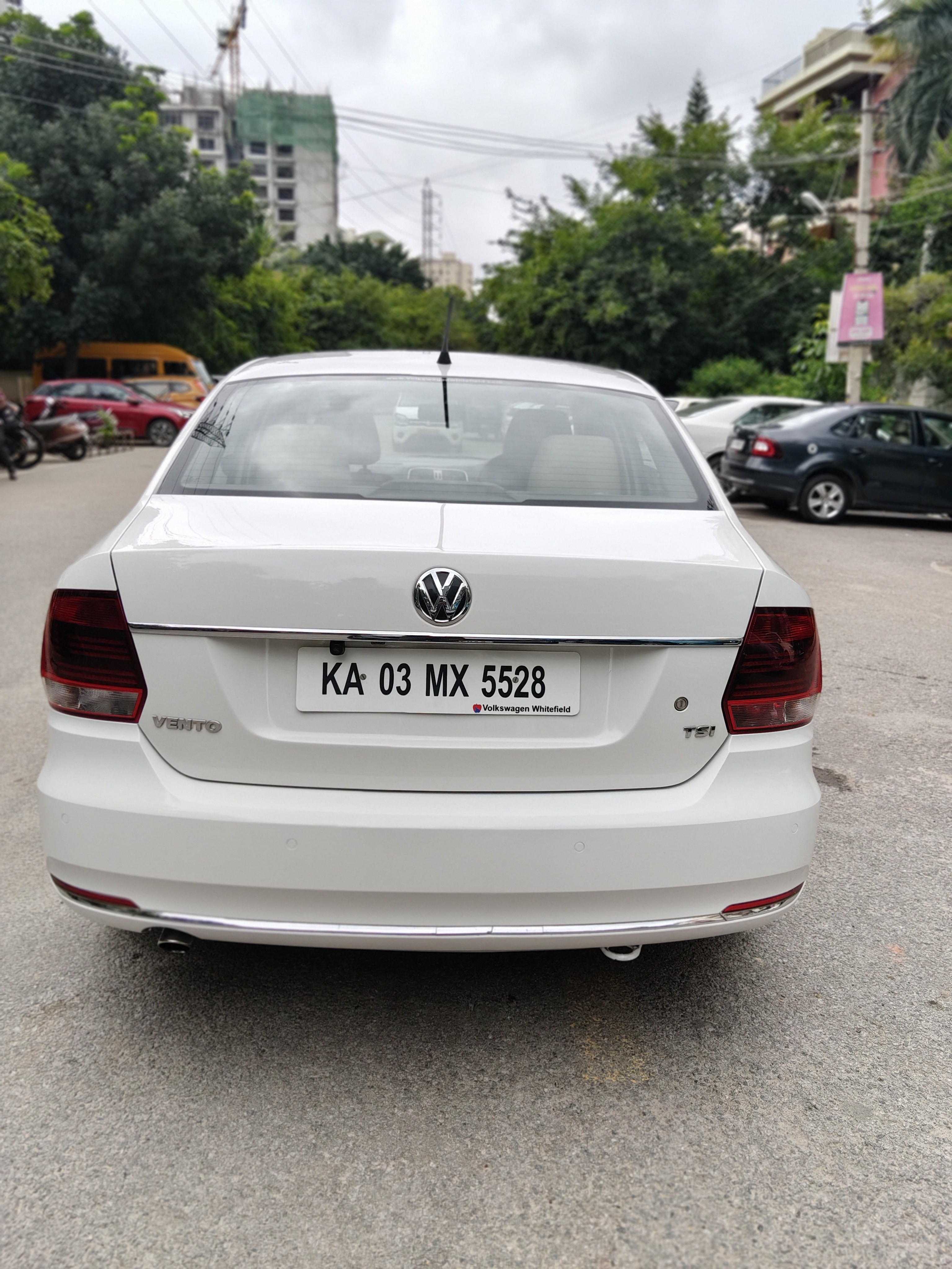 2016 Volkswagen Vento 1.2 L TSI Highline Petrol AT BS IV