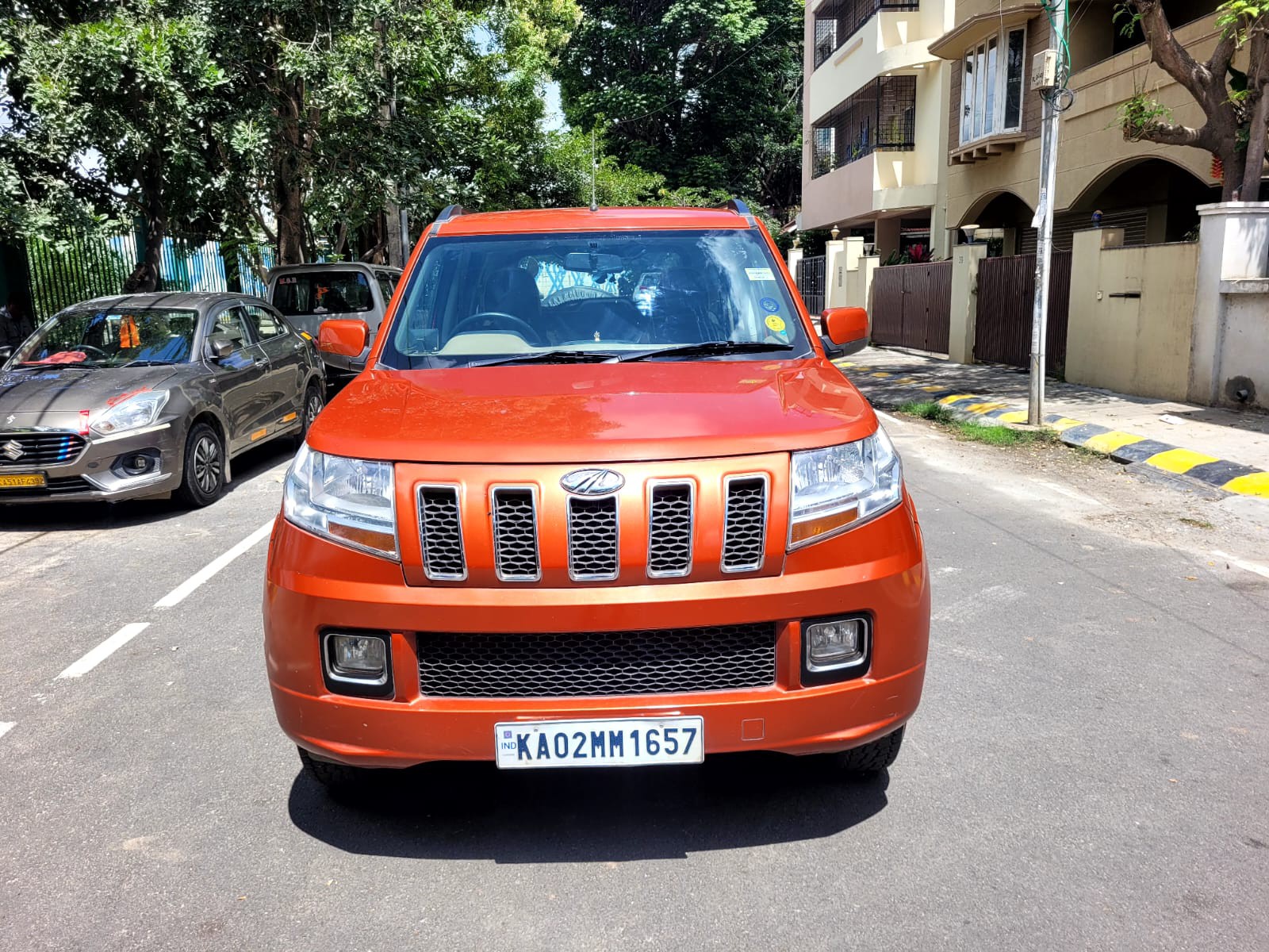 2017 Mahindra TUV300 T8