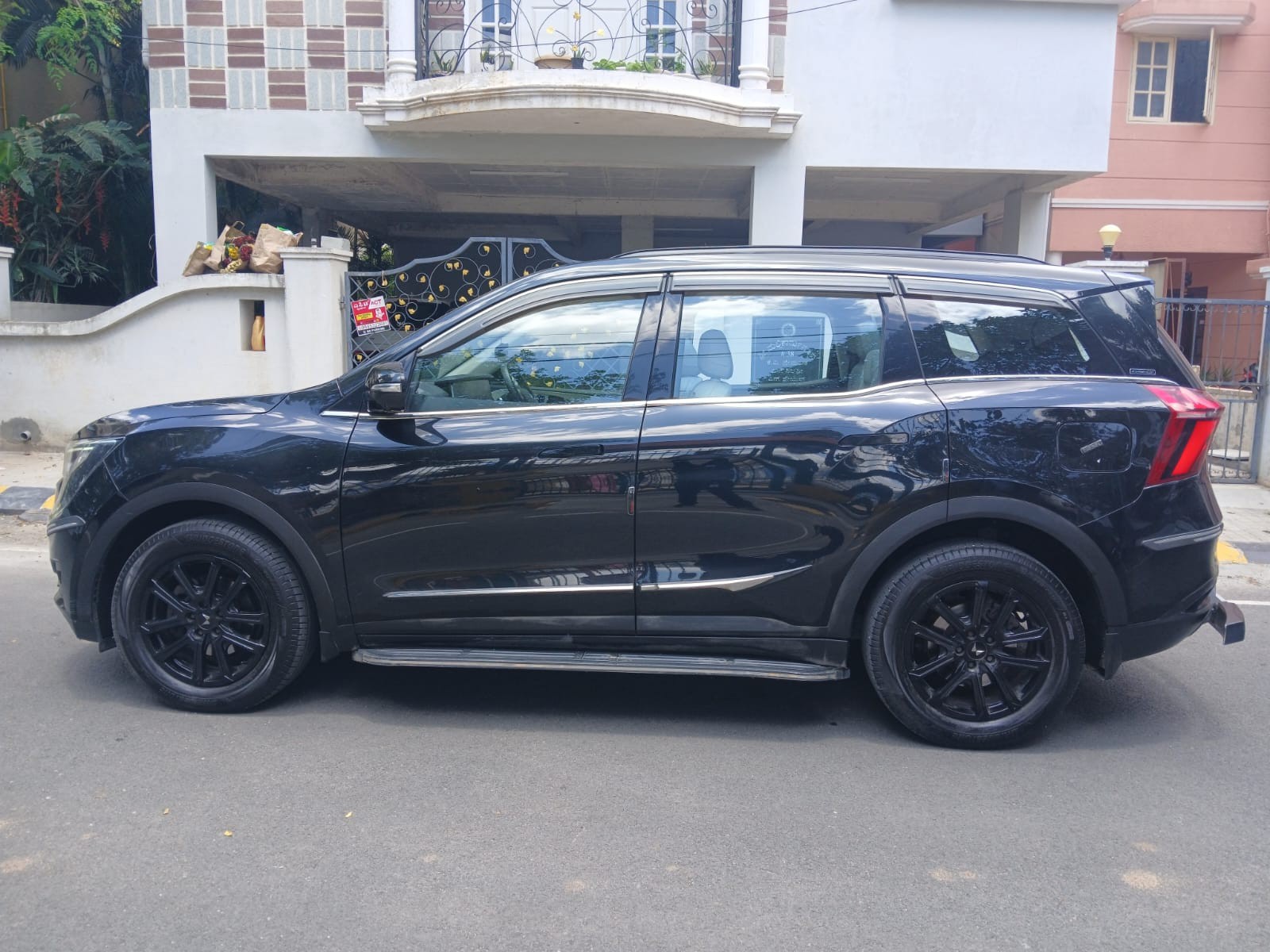 2024 Mahindra XUV700 MX Diesel MT 7 STR