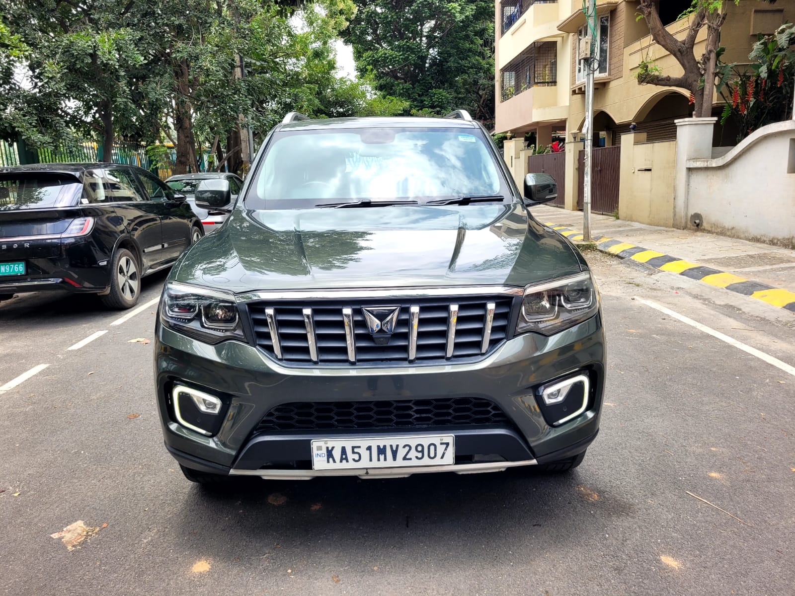 2023 Mahindra Scorpio-N Z8 L 6 STR AT Diesel [2022-2025]