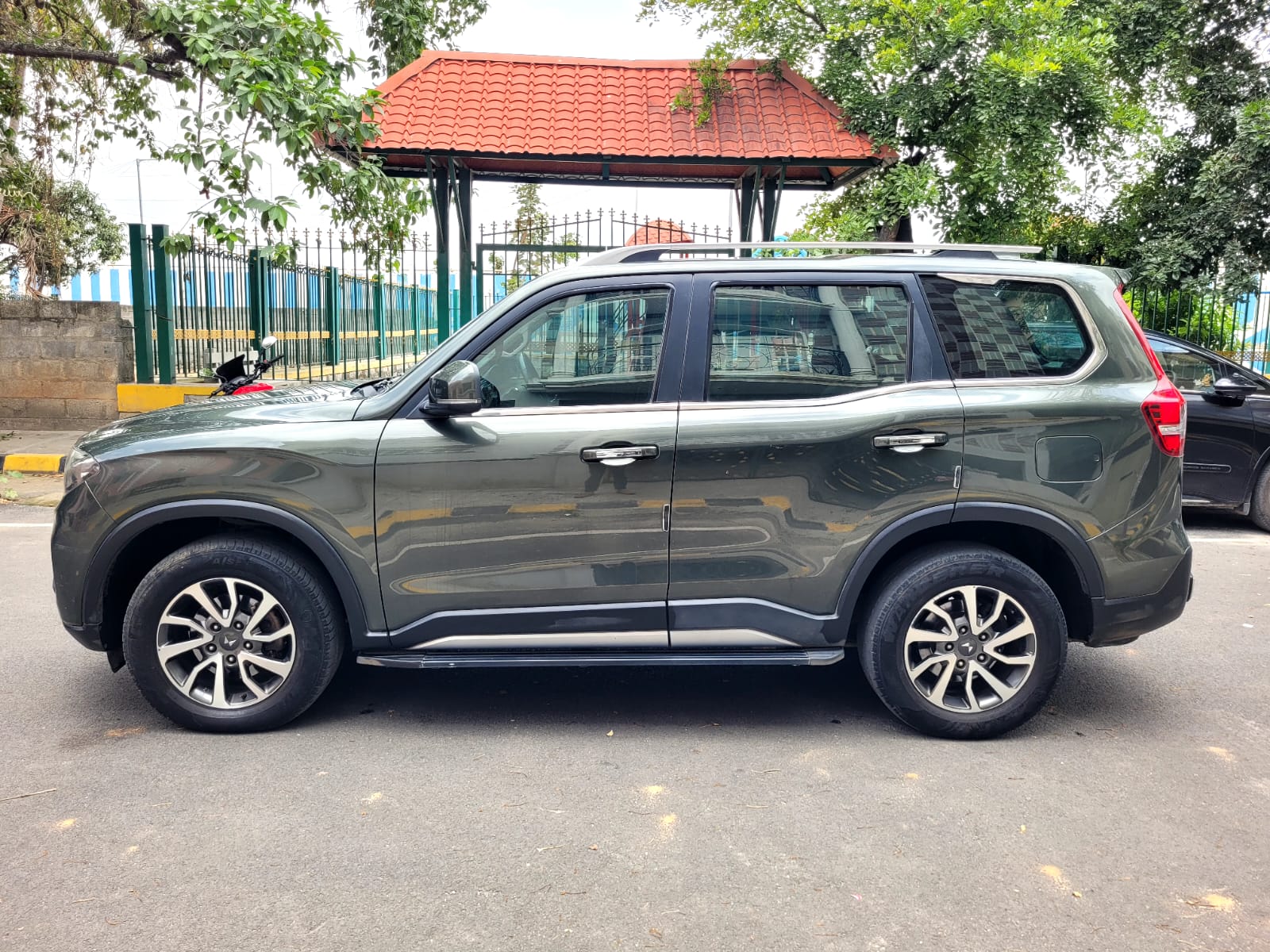 2023 Mahindra Scorpio-N Z8 L 6 STR AT Diesel [2022-2025]