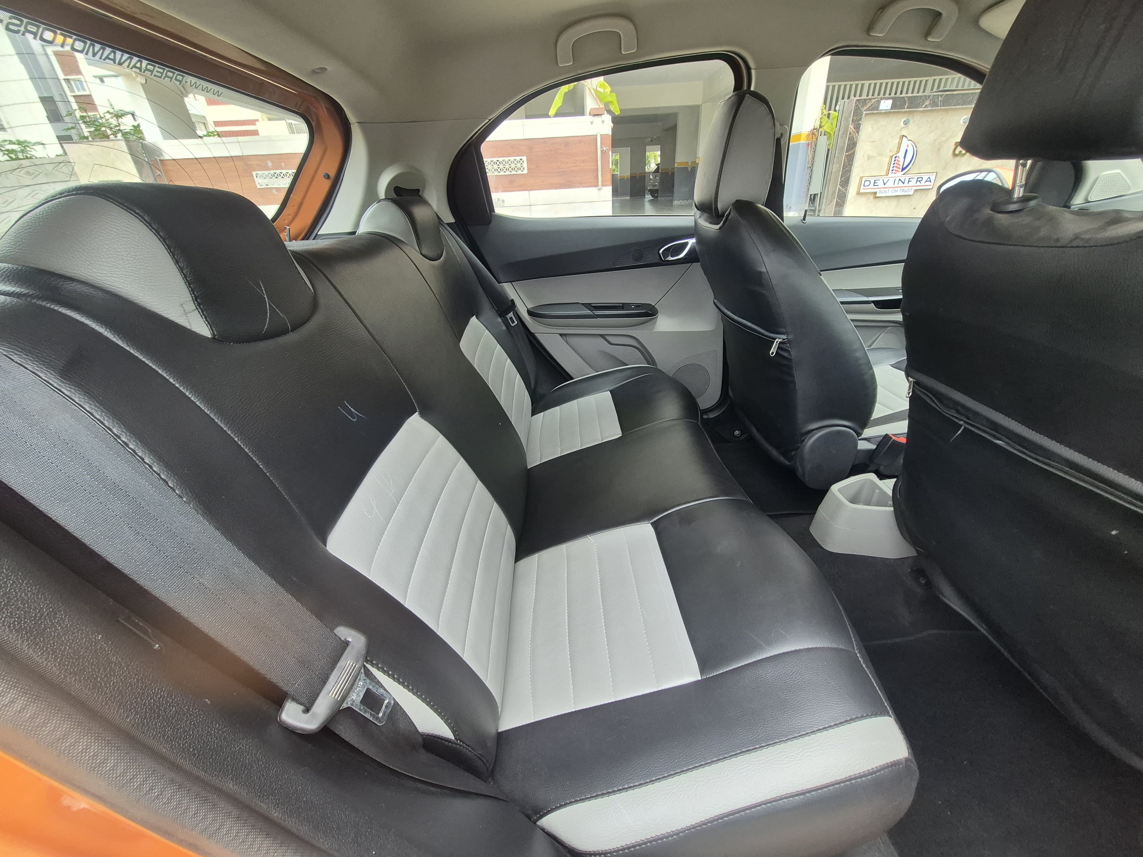 2017 Tata Tiago Revotron XZ [2016-2022]