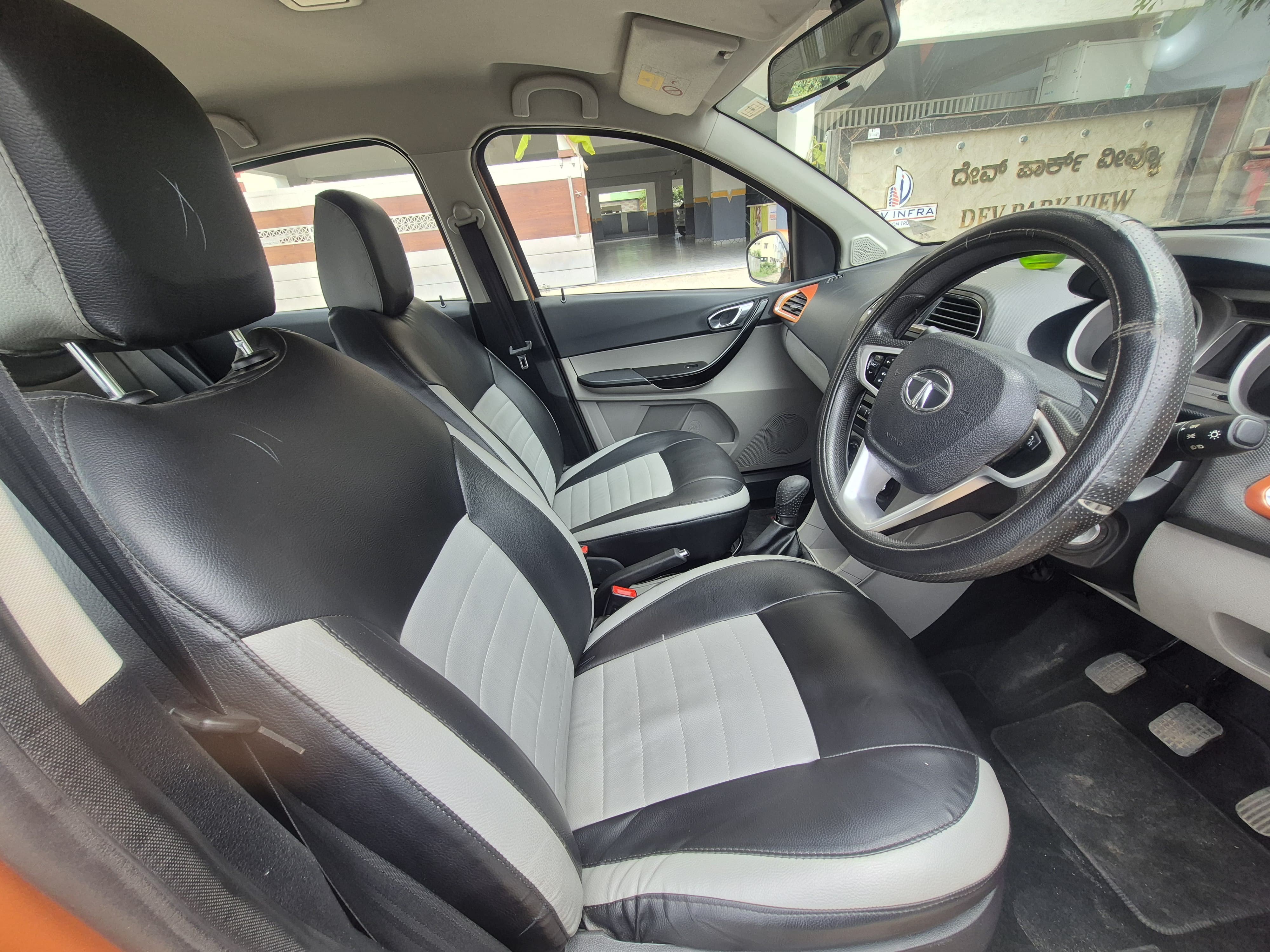 2017 Tata Tiago Revotron XZ [2016-2022]
