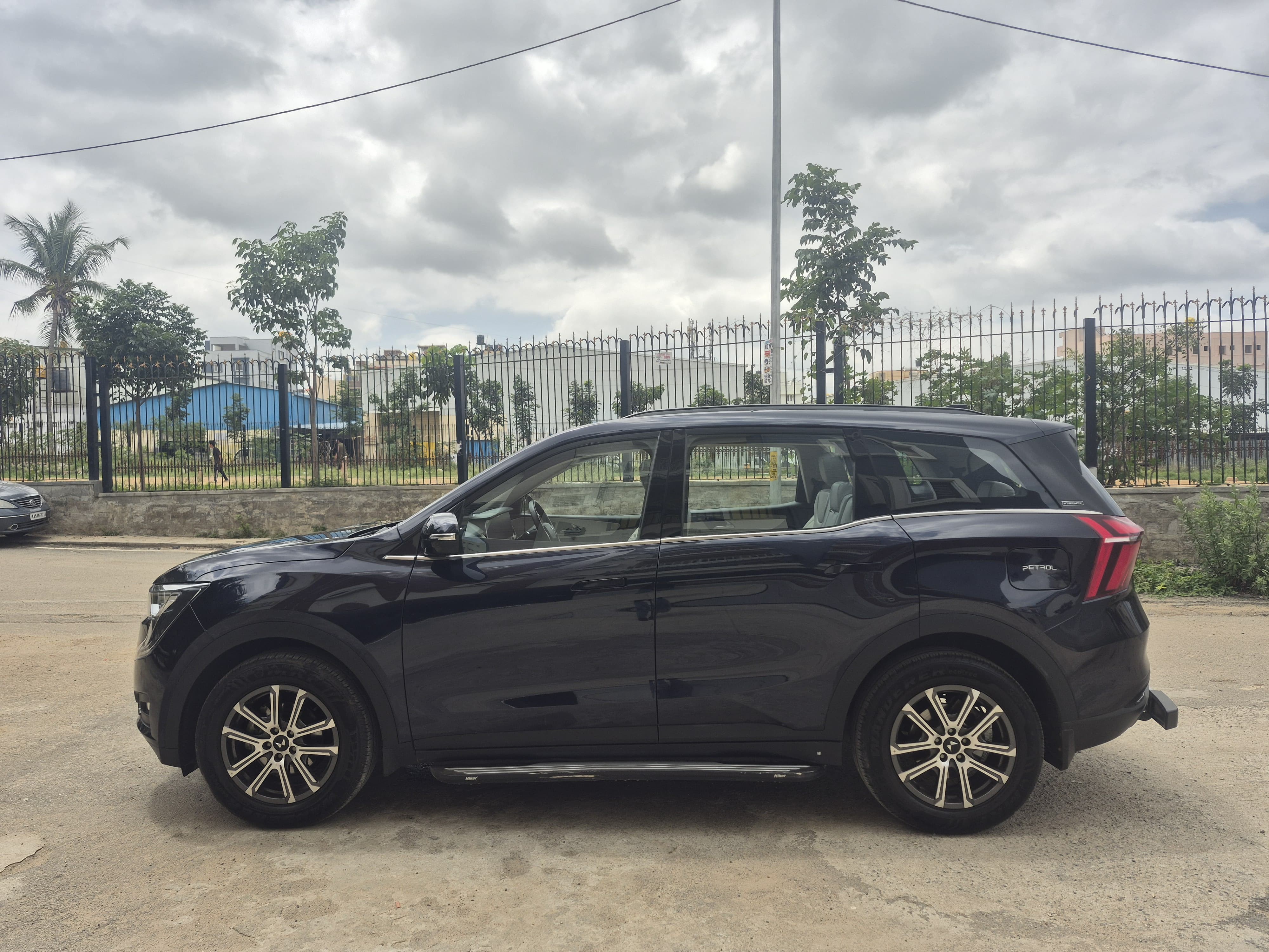 2024 Mahindra XUV700 AX7 AT Petrol 7 STR