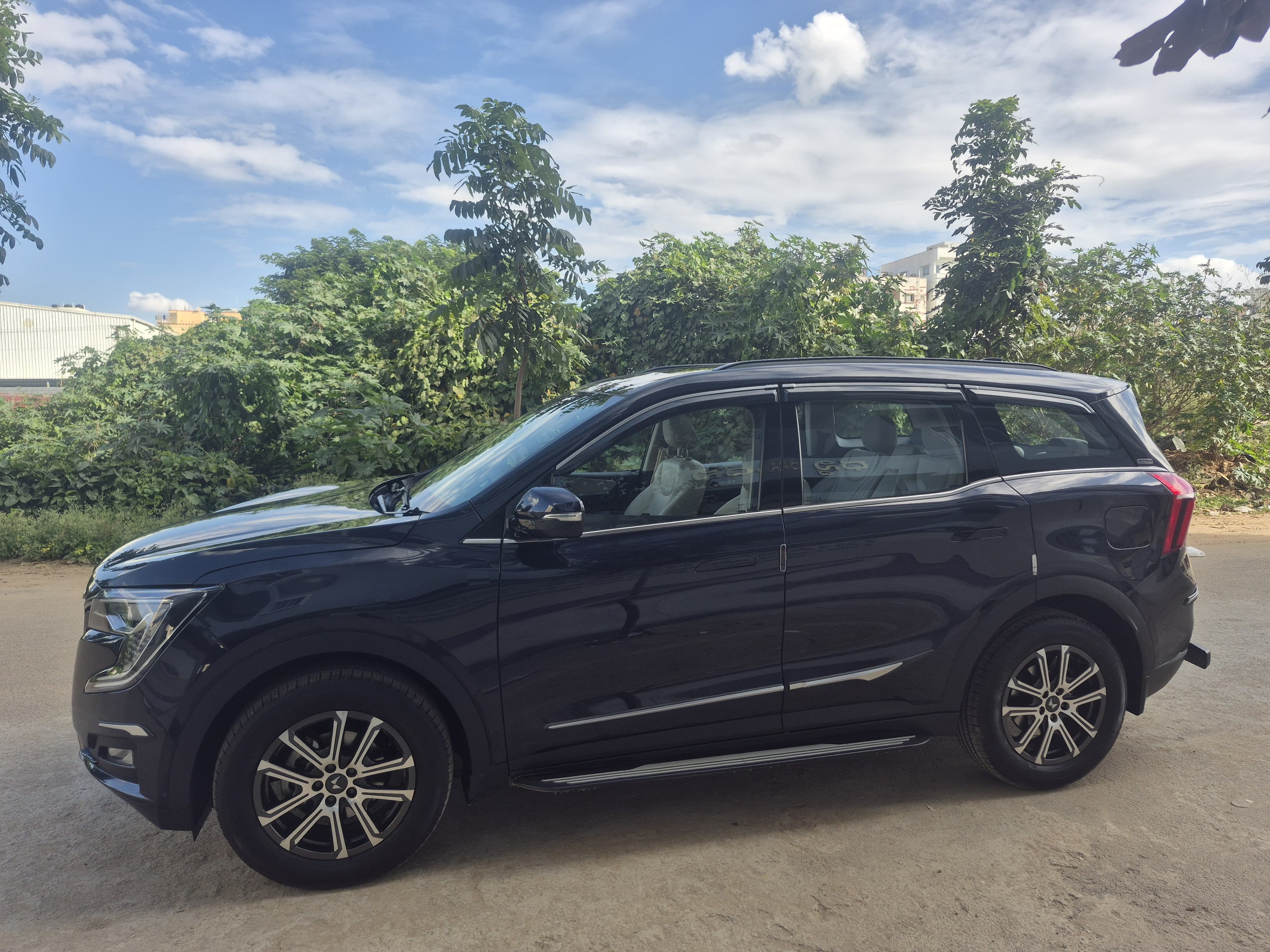 2024 Mahindra XUV700 AX7 MT Petrol 7 STR