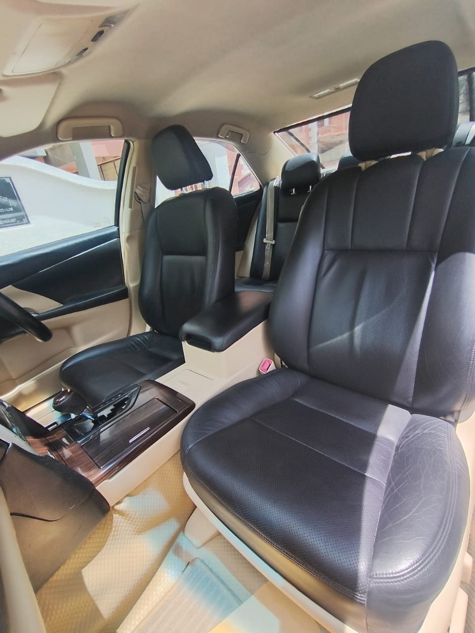 2016 Toyota Camry Hybrid BS IV