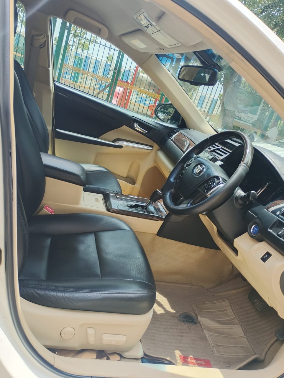 2016 Toyota Camry Hybrid BS IV