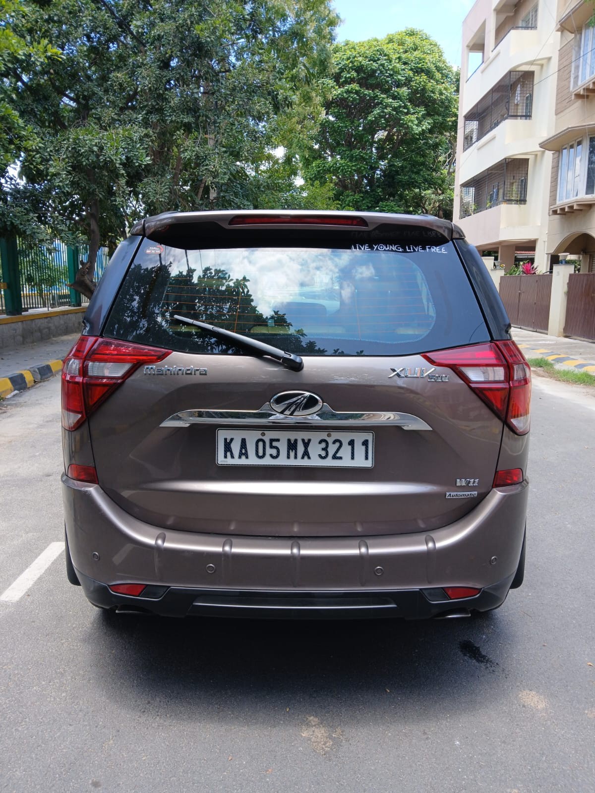 2018 Mahindra XUV500 W11