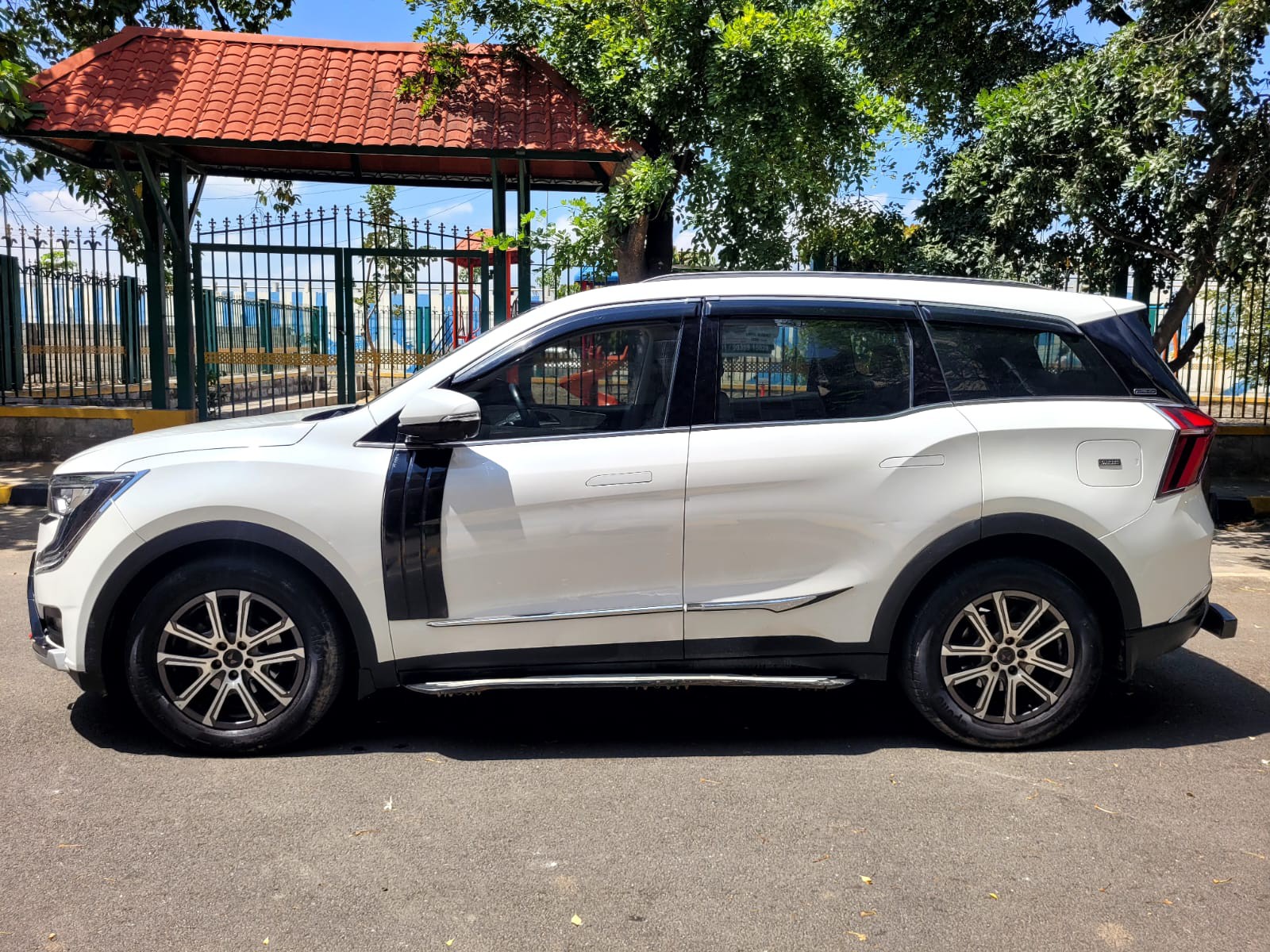 2024 Mahindra XUV700 AX7 AT Luxury Diesel 7 STR