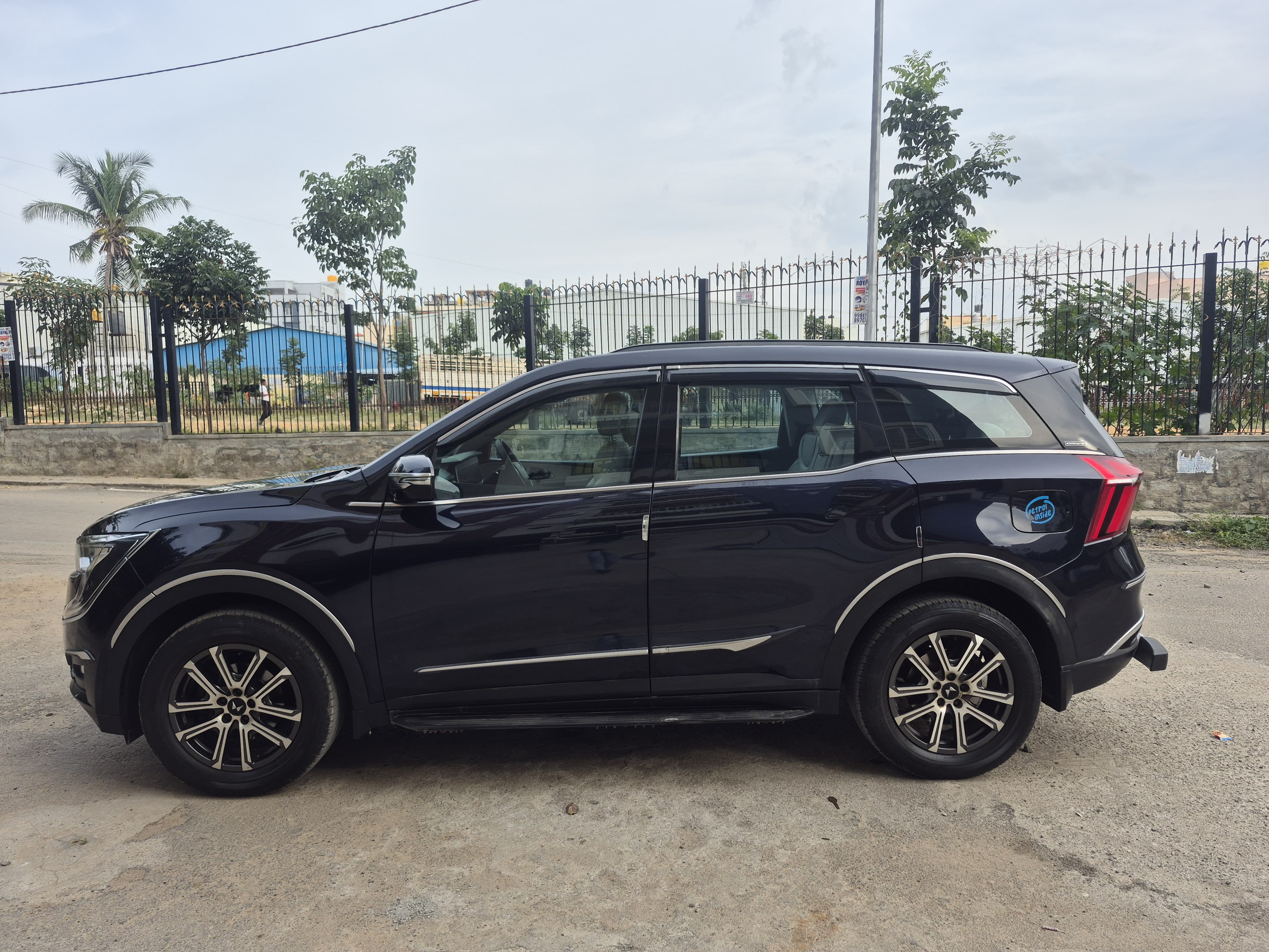 2024 Mahindra XUV700 AX7 MT Petrol 7 STR