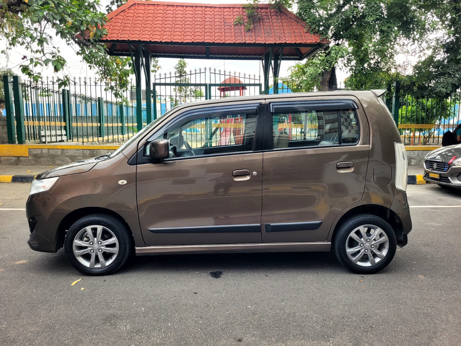 2017 Maruti Suzuki Wagon R VXI AMT Optional