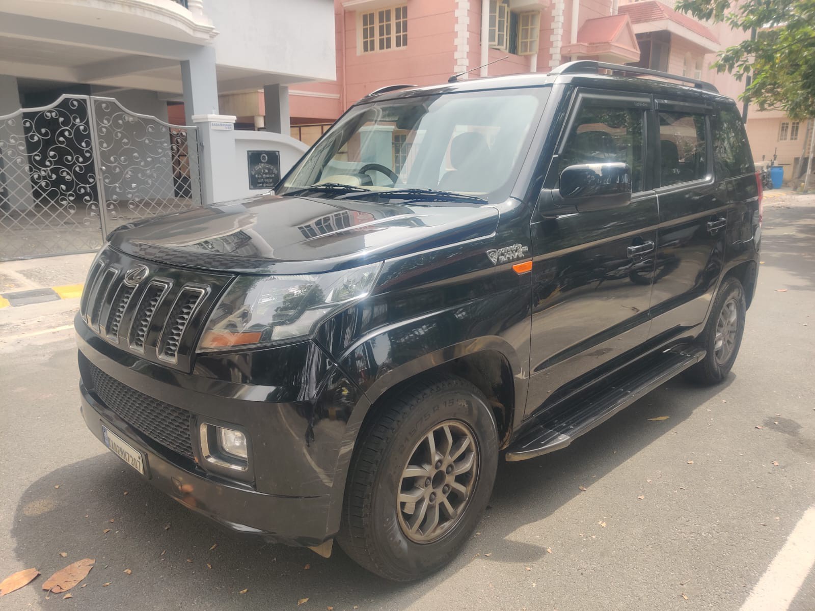 2018 Mahindra TUV300 T10 100HP