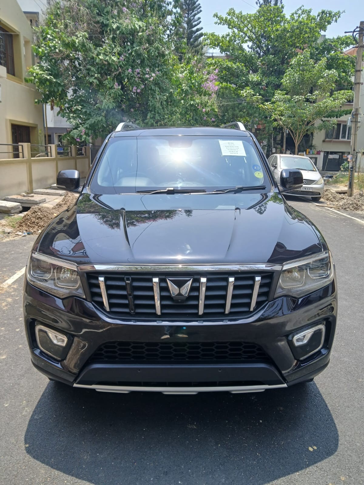 2022 Mahindra Scorpio-N Z8 7 STR Petrol