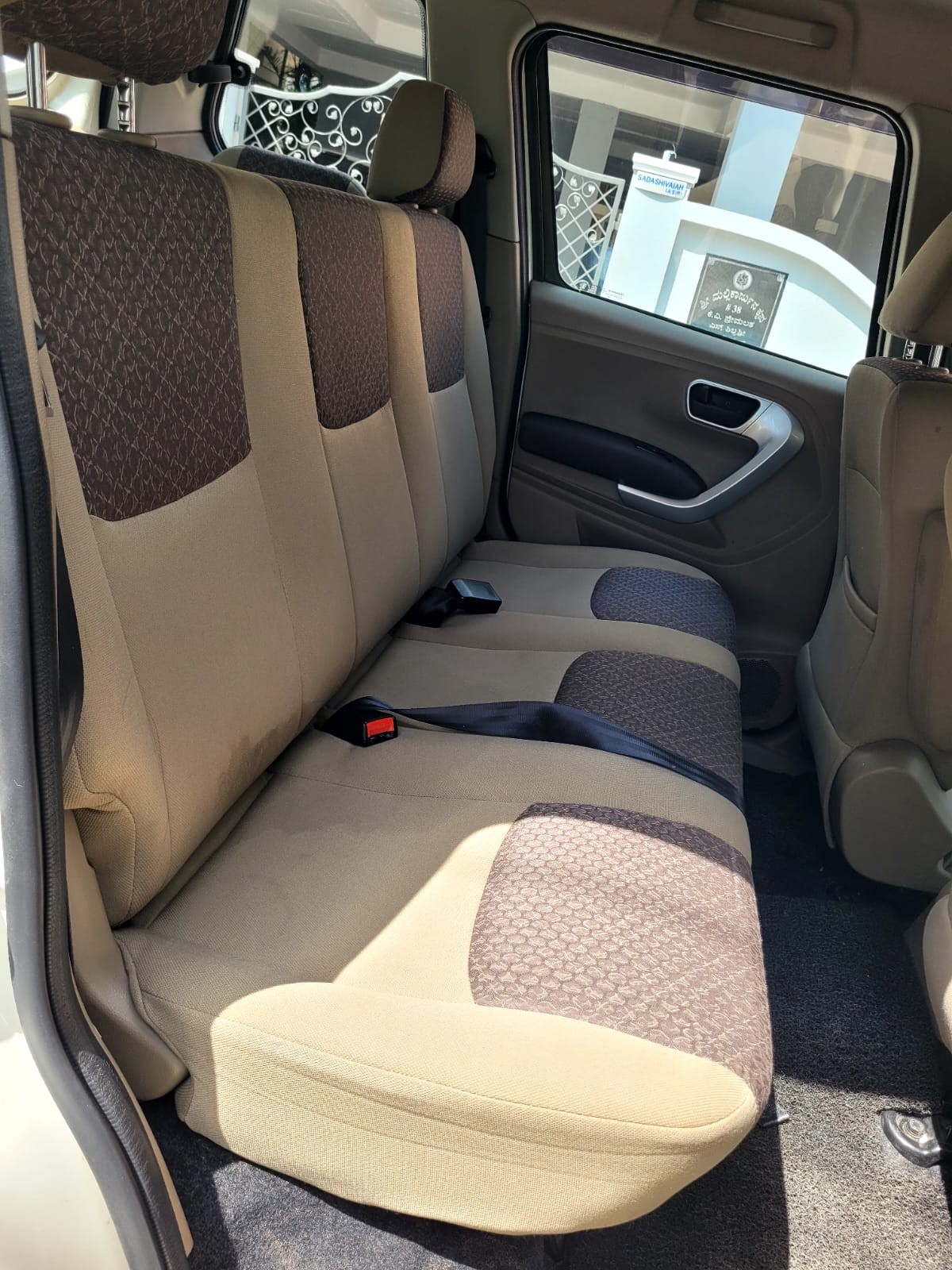 2017 Mahindra TUV300 T8 100HP