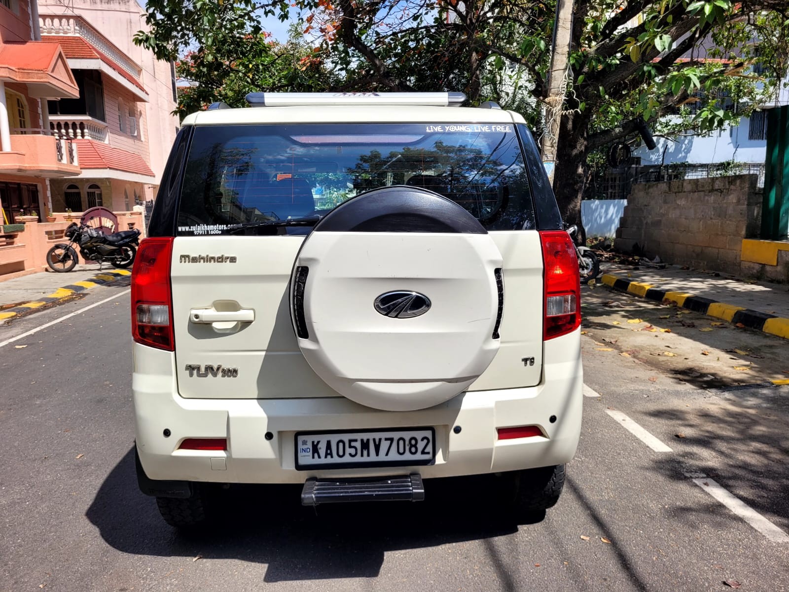 2017 Mahindra TUV300 T8 100HP