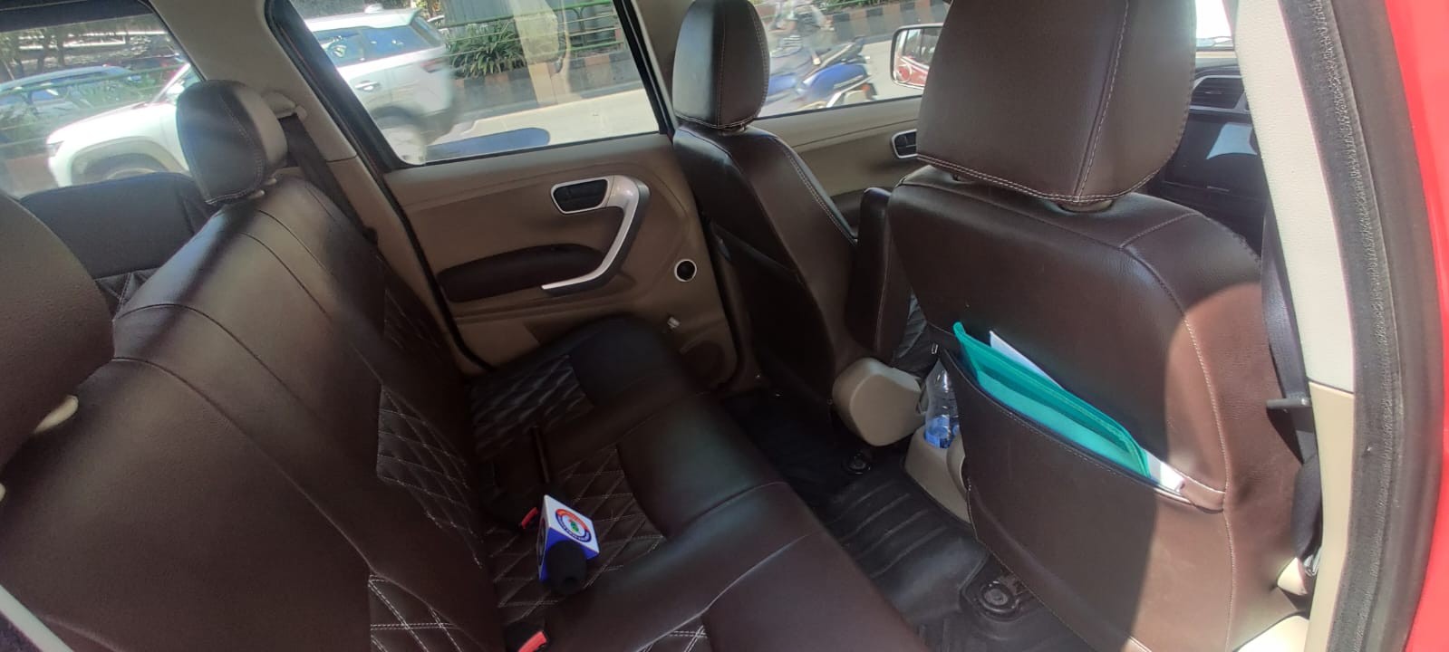 2015 Mahindra TUV300 T8