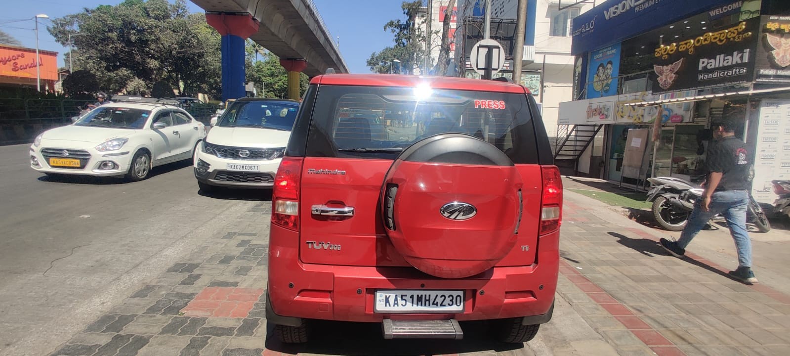 2015 Mahindra TUV300 T8