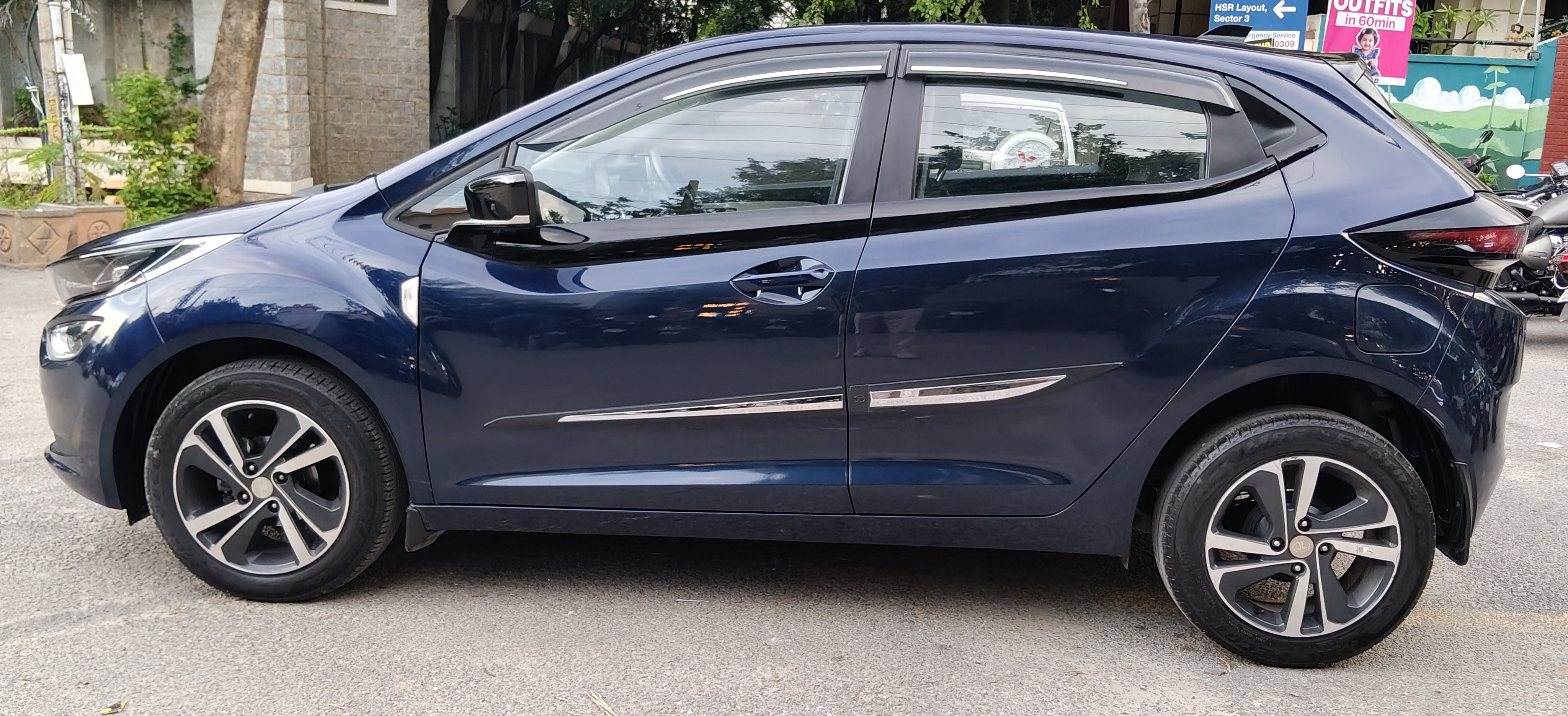 2023 Tata Altroz XZ Plus O (S) Petrol