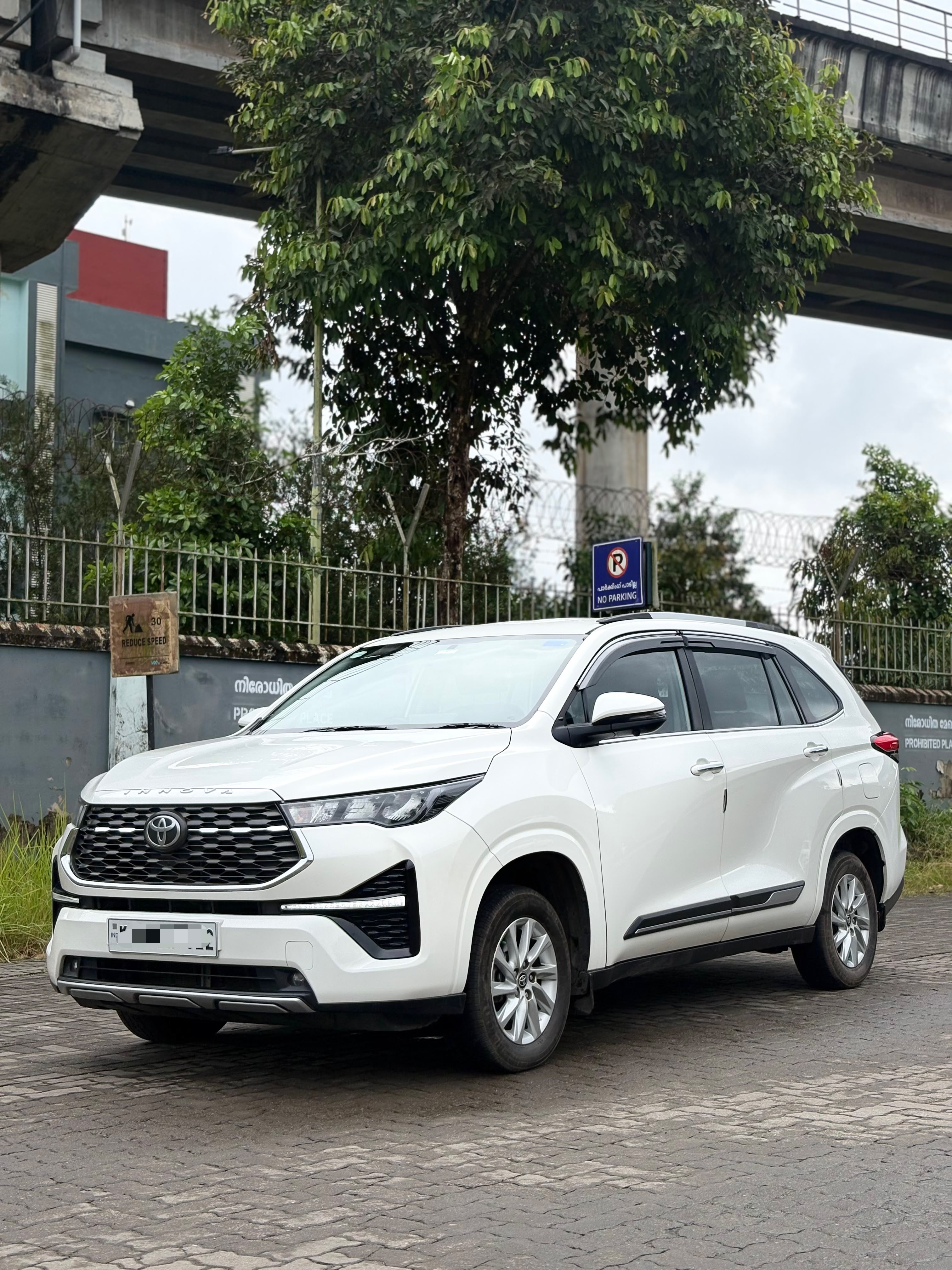 Used 2024 Toyota Innova Hycross