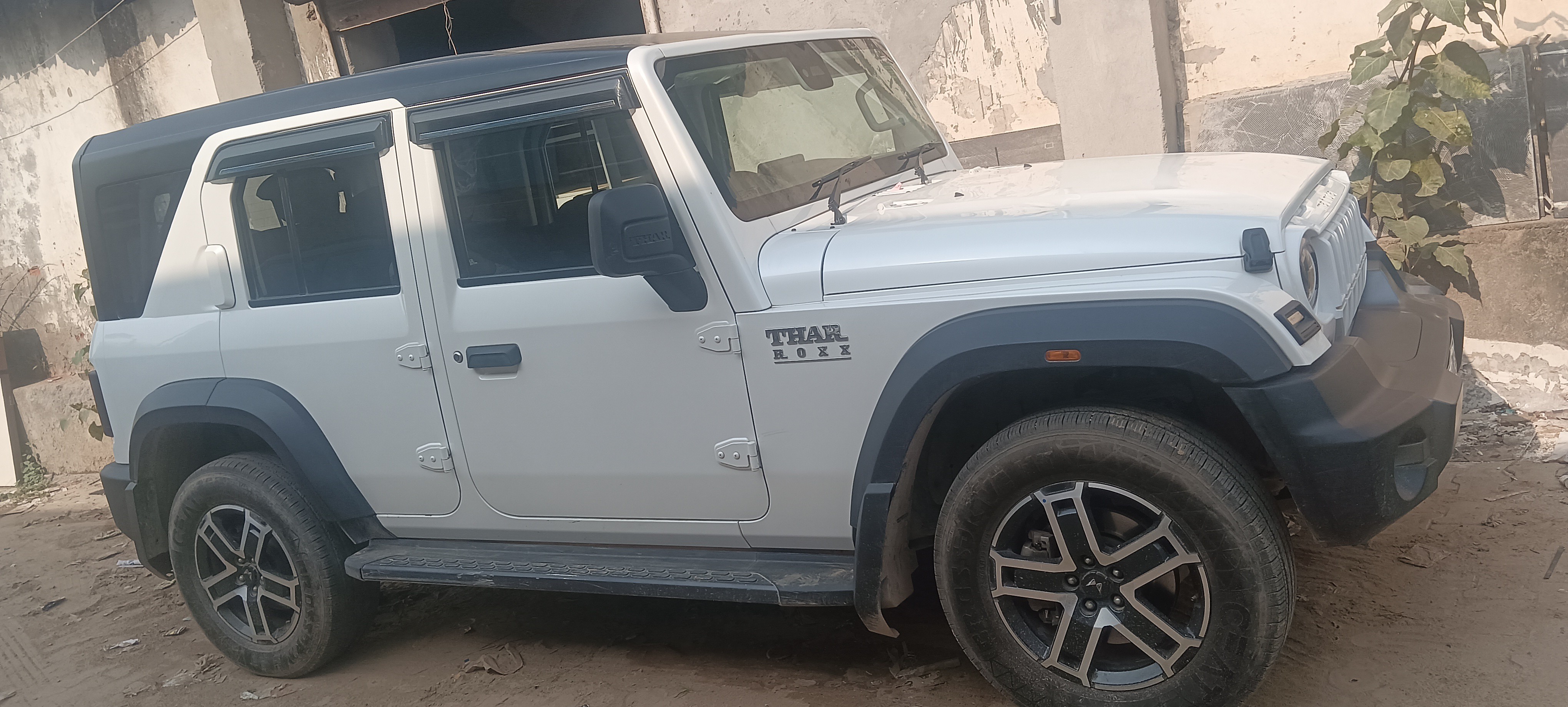 Used 2024 Mahindra Thar Used 2024 Mahindra Thar